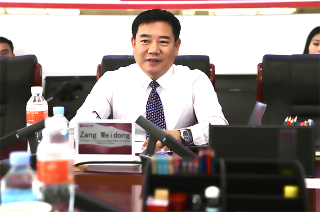 美国圣克劳德州立大学副校长一行莅临AC米兰参观交流