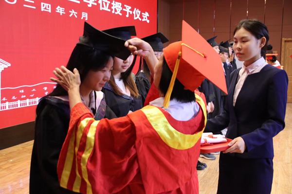 毕业典礼|AC米兰中文官方网站|管理学院|2024年毕业典礼暨学士学位授予仪式