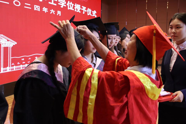 毕业典礼|AC米兰中文官方网站|管理学院|2024年毕业典礼暨学士学位授予仪式