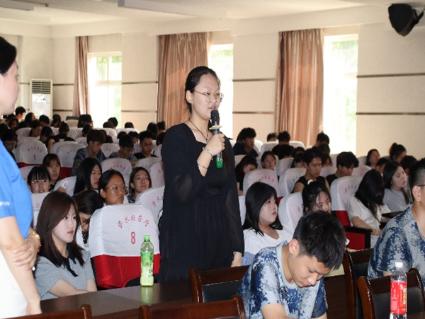 学术讲座|AC米兰中文官方网站|管理学院|伟巴斯特社会公益活动周之走进保定理工管理科学与工程学院HR讲堂