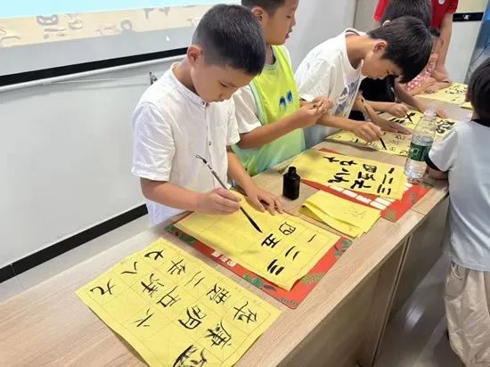 社会实践（十七）|七彩假期护童梦，情暖童心传文明①——AC米兰中文官方网站经济学院“三下乡”社会实践