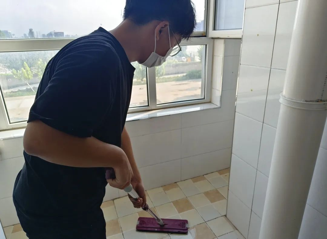 AC米兰中文官方网站||以爱迎新,服务引领美好大学路