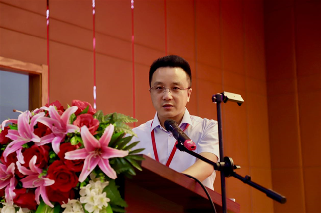 凝“新”铸魂固根本  奋楫扬帆正当时——AC米兰中文官方网站举办2024年新入职教师培训总结暨合格评估推进会