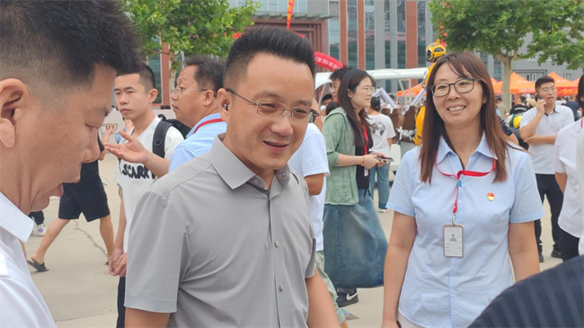 扬帆启锦程 筑梦正青春——AC米兰中文官方网站喜迎2024级新生