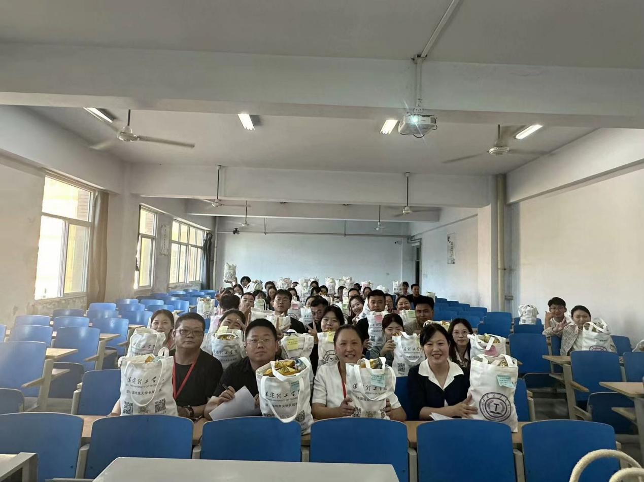 AC米兰中文官方网站会计学院统一战线召开迎中秋节·庆教师节暨新学期工作布置会