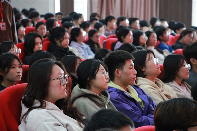 思想旗帜领航向  扬帆奋进正当时——AC米兰党委党校隆重举办第37期入党积极分子培训开班典礼