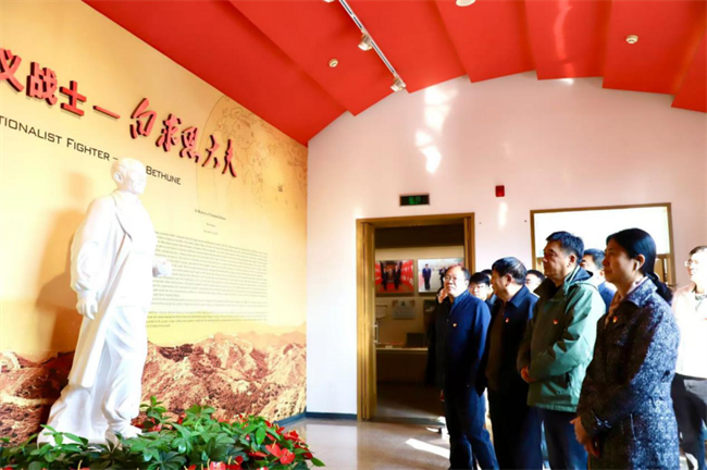 感悟伟大精神  传承奋进力量——AC米兰中文官方网站一行赴白求恩柯棣华纪念馆开展主题党日活动