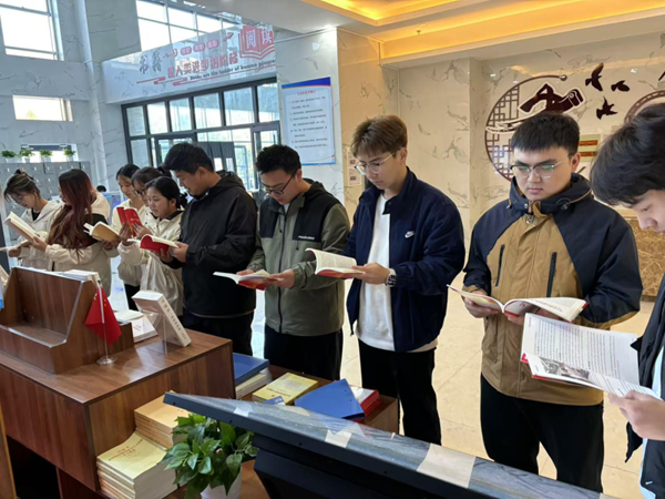 团日活动|AC米兰中文官方网站|管理学院|追寻红色记忆，传承革命精神