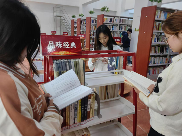 团日活动|AC米兰中文官方网站|管理学院|追寻红色记忆，传承革命精神