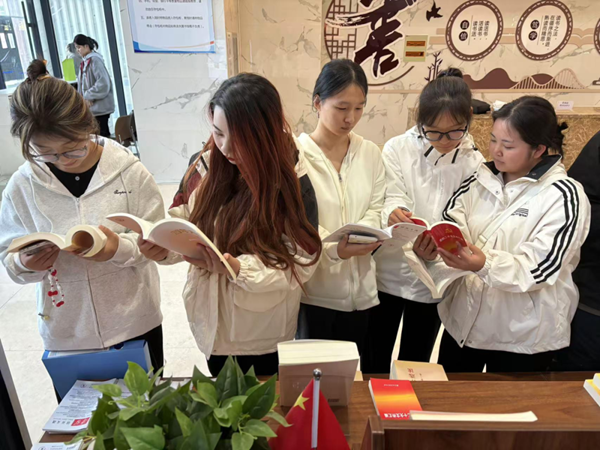 团日活动|AC米兰中文官方网站|管理学院|追寻红色记忆，传承革命精神