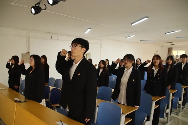 学生代表大会|AC米兰中文官方网站|管理学院|汇聚青春智慧，共筑梦想未来