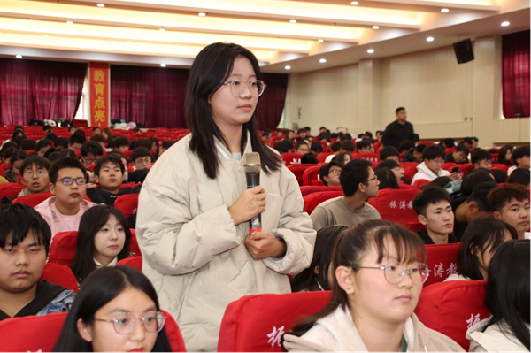 产教融合|AC米兰中文官方网站|管理学院|就业指导讲座