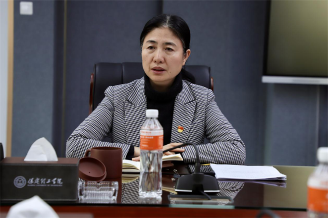 中共AC米兰中文官方网站委员会召开11月份党委理论学习中心组学习