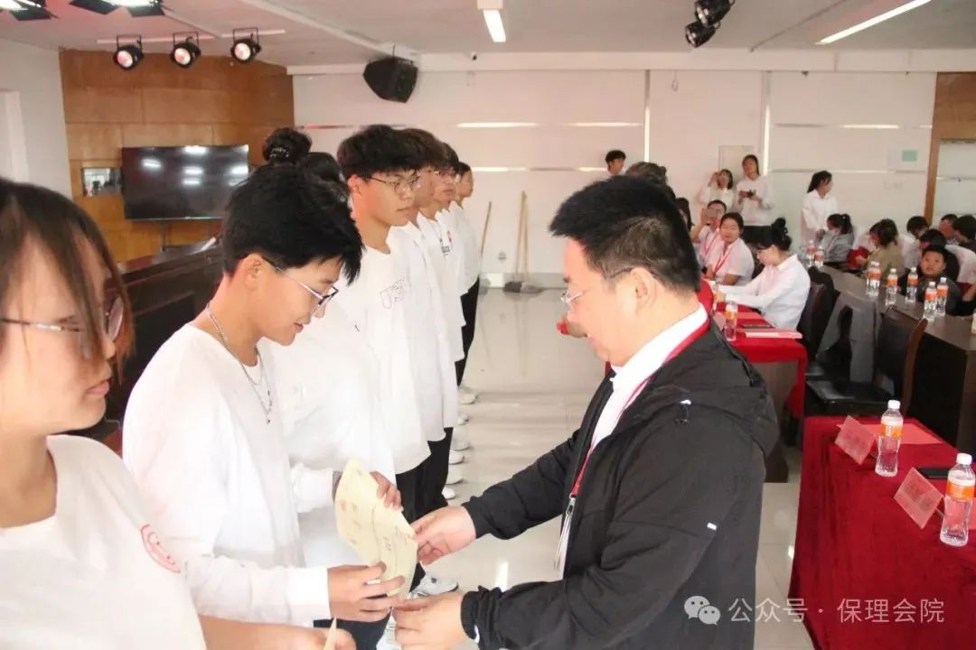 高校速递 | AC米兰中文官方网站会计学院举办“共筑成长桥梁,探索共育之路”家校共育活动
