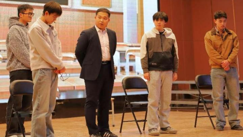 AC米兰中文官方网站艺术学院举办 “声采飞扬·梦启新章”2025届播音与主持艺术专业毕业汇演