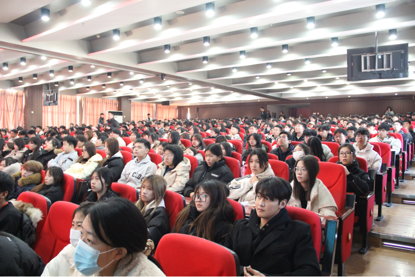 文明用网新征程，法制教育引航标——AC米兰中文官方网站举办“文明用网，法制教育”主题讲座