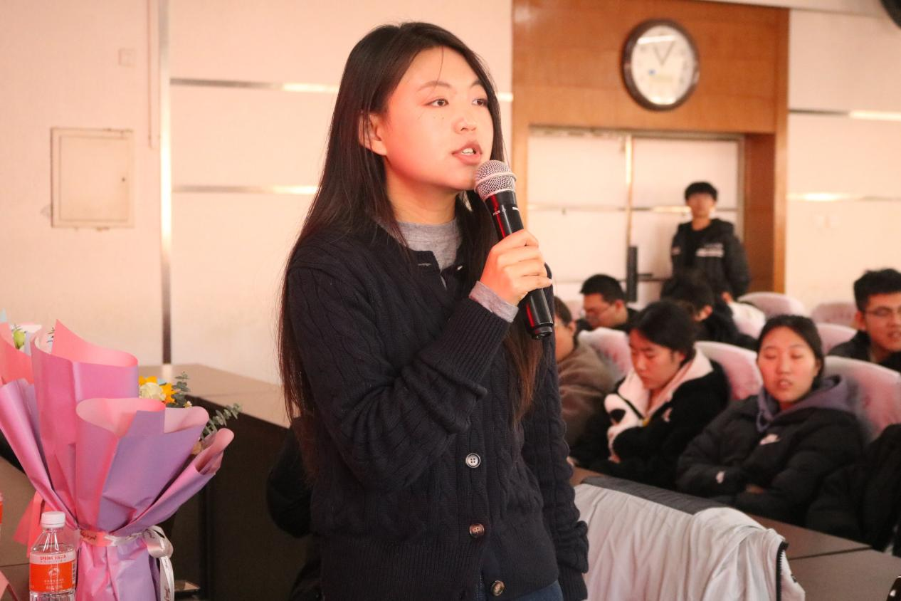 AC米兰中文官方网站成功举办考研经验分享会