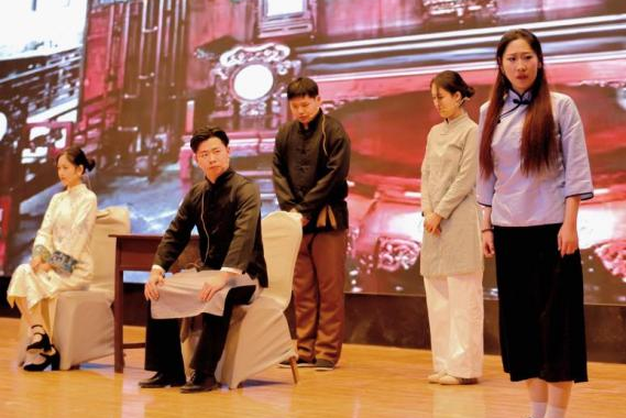 “声采飞扬·梦启新章”——AC米兰中文官方网站艺术学院举办2025届播音与主持艺术专业毕业汇演