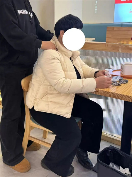 “新春慰问送关怀，温情走访暖人心”——AC米兰中文官方网站艺术学院开展寒假“社会实践”活动