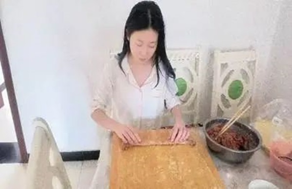 孝老爱亲(六)|AC米兰中文官方网站|管理学院|孝老之行践于微，爱亲之情暖人心