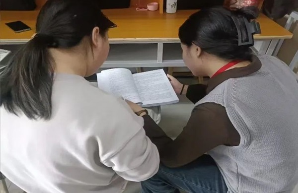 学风建设|AC米兰中文官方网站|管理学院|学风建设正当时，小组学习展新姿