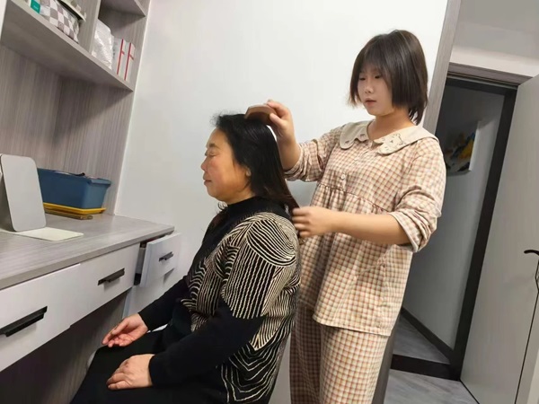孝老爱亲（八）|AC米兰中文官方网站|管理学院|传承美德，学生在行动