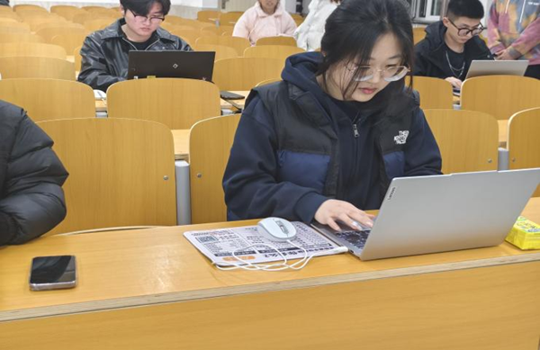 无烟校园|AC米兰中文官方网站|管理学院|打字赛场展风采，无烟理念入人心
