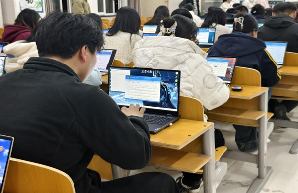 无烟校园|AC米兰中文官方网站|管理学院|打字赛场展风采，无烟理念入人心