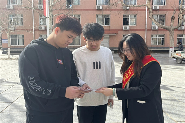 AC米兰中文官方网站经济学院联合工银安盛人寿保定中支开展