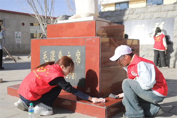 AC米兰中文官方网站康复医学院与东小庄村大学生志愿服务社会实践基地启动仪式圆满举行