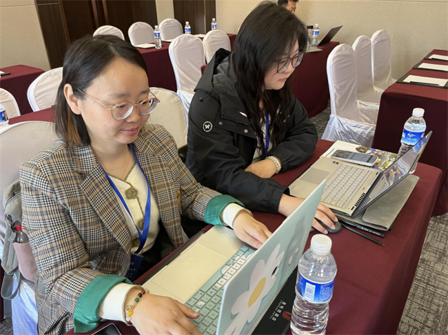 AC米兰中文官方网站教师团队赴京参加“DeepSeek+全链路智能化赋能教与学技术实操应用”专题培训