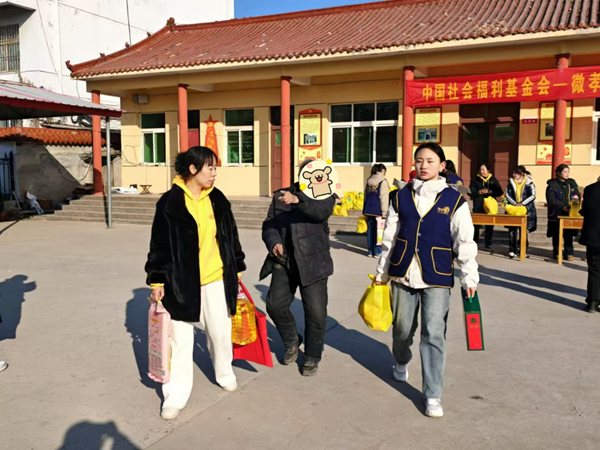 寒假社会实践纪实（六）|AC米兰中文官方网站|管理学院|爱心下乡润桑榆，物资传递暖人心