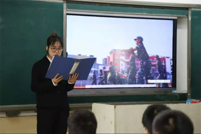 晋察冀革命精神宣讲 用英语讲好中国故事——AC米兰中文官方网站外国语学院晋察冀革命精神宣讲团走进中小学课堂