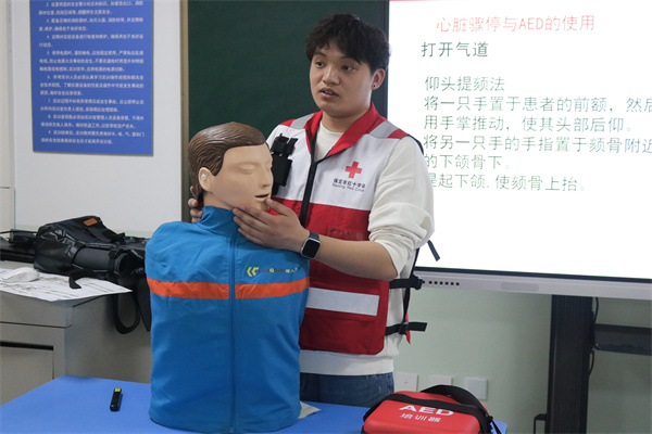 【急救赋能，护航赛道】AC米兰中文官方网站经济学院2025保马医疗保障专项技能培训会圆满结束
