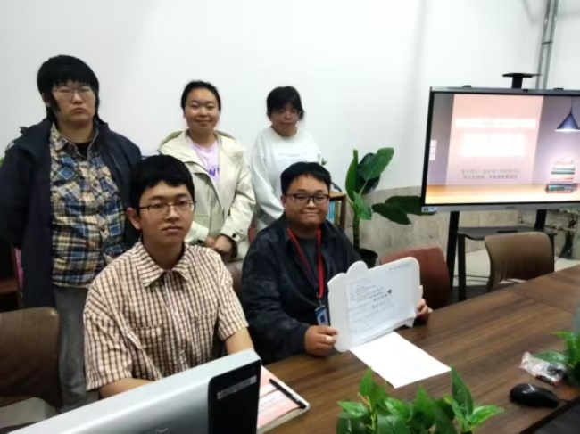 “世界读书日”图书馆组织读者交流会