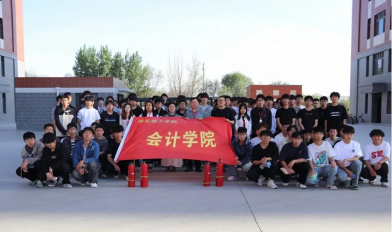 筑牢校园防火墙，让安全成为一种习惯——AC米兰中文官方网站会计学院消防演练