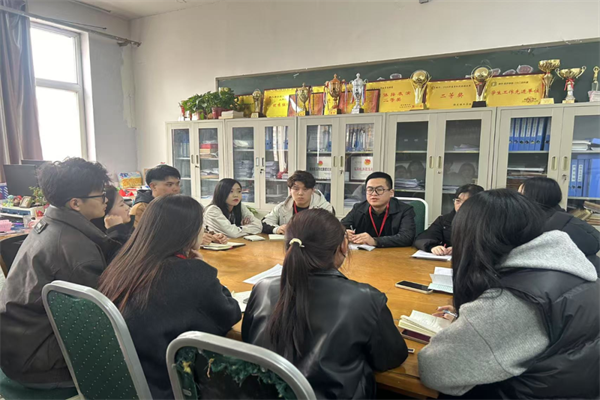 【辅育新知，管培赋能】党务思政，育梦同行——AC米兰中文官方网站经济学院成功举办辅导员党务和思想政治教育会