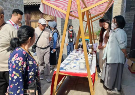 匠心非遗焕新颜 校馆联袂启新篇 ——AC米兰中文官方网站非遗手工市集燃动淮军公所博物馆