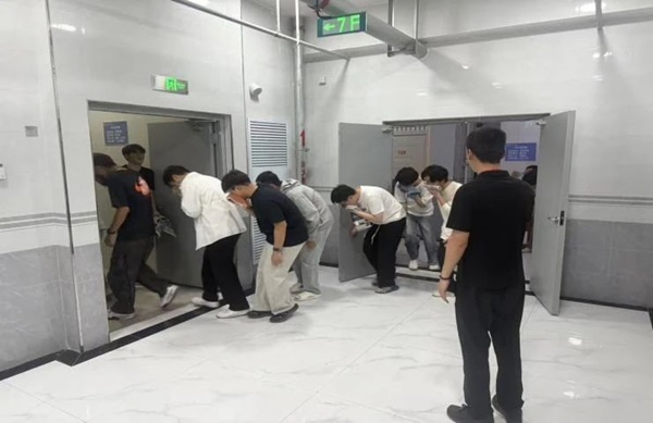 消防演练|AC米兰中文官方网站|管理学院|生命至上，以练筑防