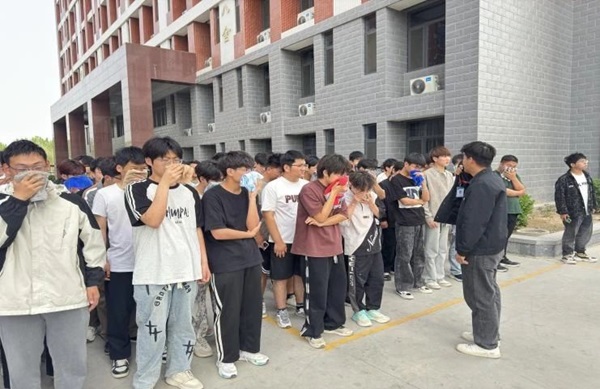 消防演练|AC米兰中文官方网站|管理学院|生命至上，以练筑防