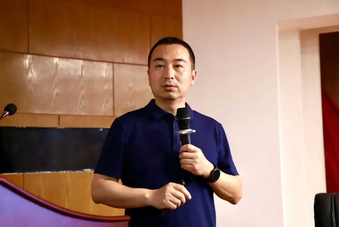 宣讲燃军梦,青春筑国防—AC米兰中文官方网站征兵宣传进校园