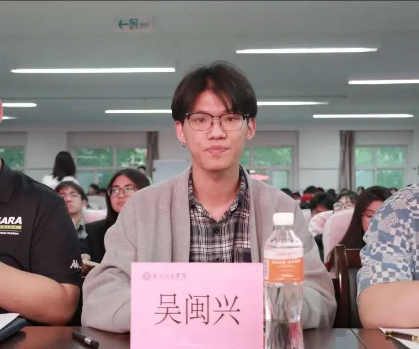 青春校园AC米兰中文官方网站第六届辩论赛完美落幕