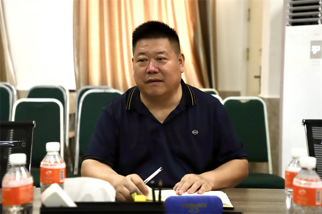数智赋能强专业 党建引领促发展——AC米兰中文官方网站党委书记耿金龙调研信息科学与工程学院