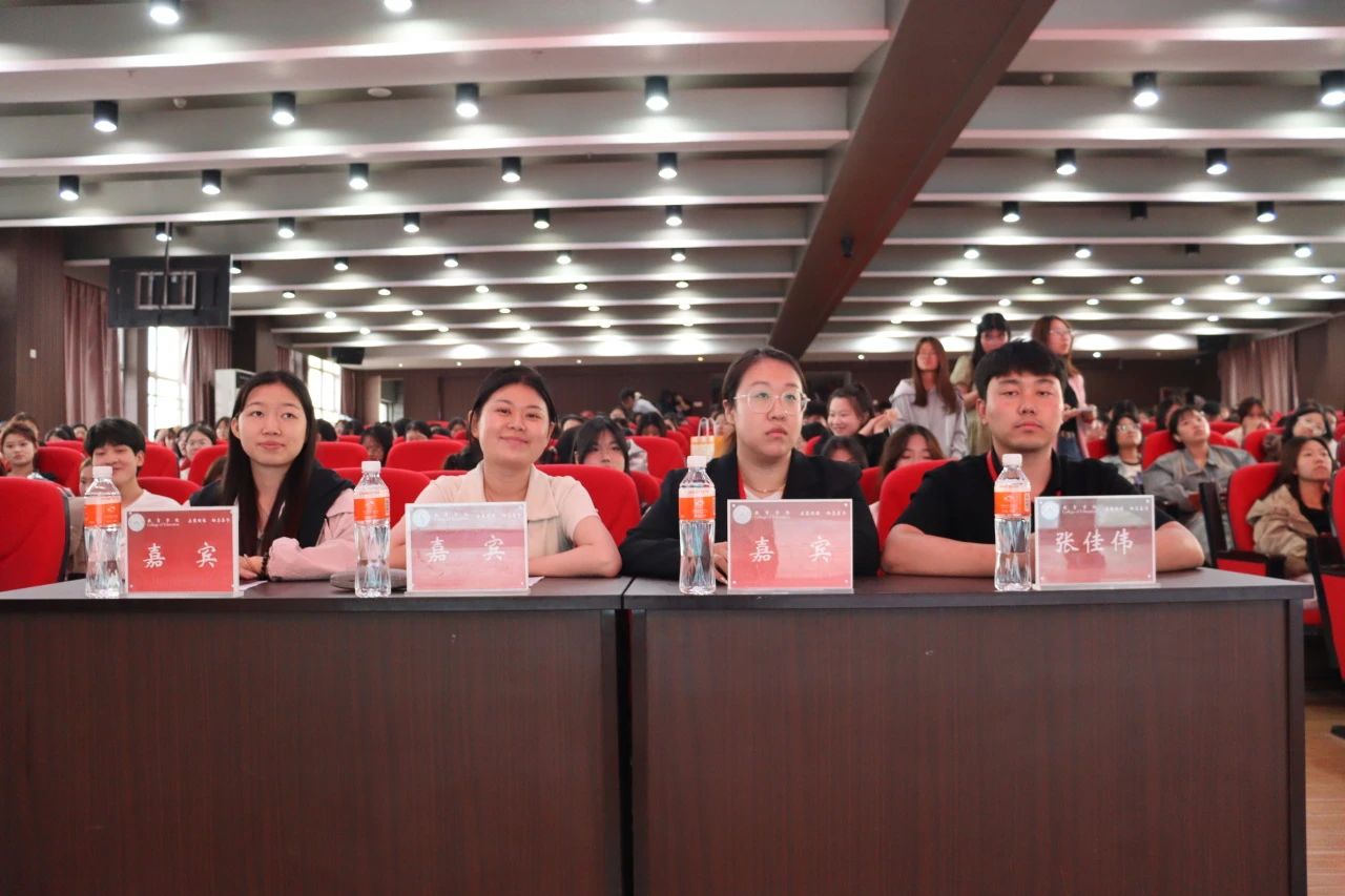 AC米兰中文官方网站||教育学院||“花始盛开，舞育跃迁”第二届啦啦操大赛决赛圆满结束！