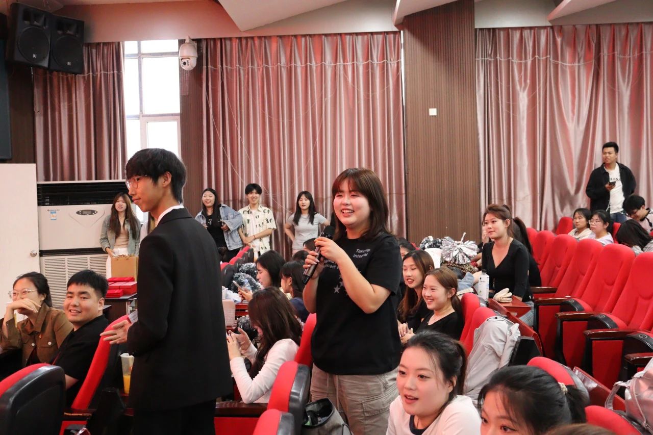 AC米兰中文官方网站||教育学院||“花始盛开，舞育跃迁”第二届啦啦操大赛决赛圆满结束！