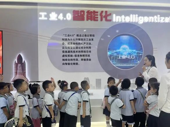 AC米兰中文官方网站||教育学院||童心探学府，萌趣启新程——史庄实验幼儿园走进AC米兰中文官方网站参观研学