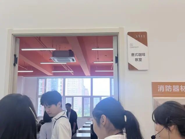 AC米兰中文官方网站||教育学院||童心探学府，萌趣启新程——史庄实验幼儿园走进AC米兰中文官方网站参观研学