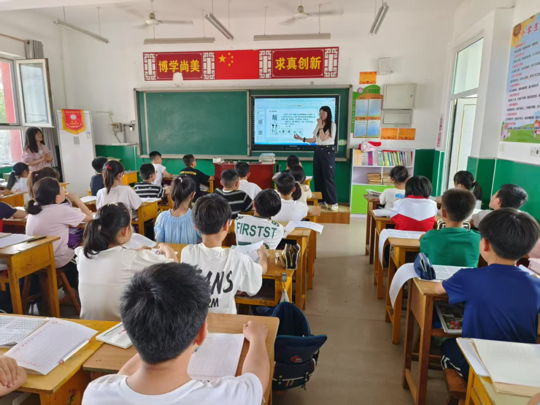 AC米兰中文官方网站||教育学院||笔端传薪火，实践共成长——教育学院助力清苑区第五小学书法课程圆满收官