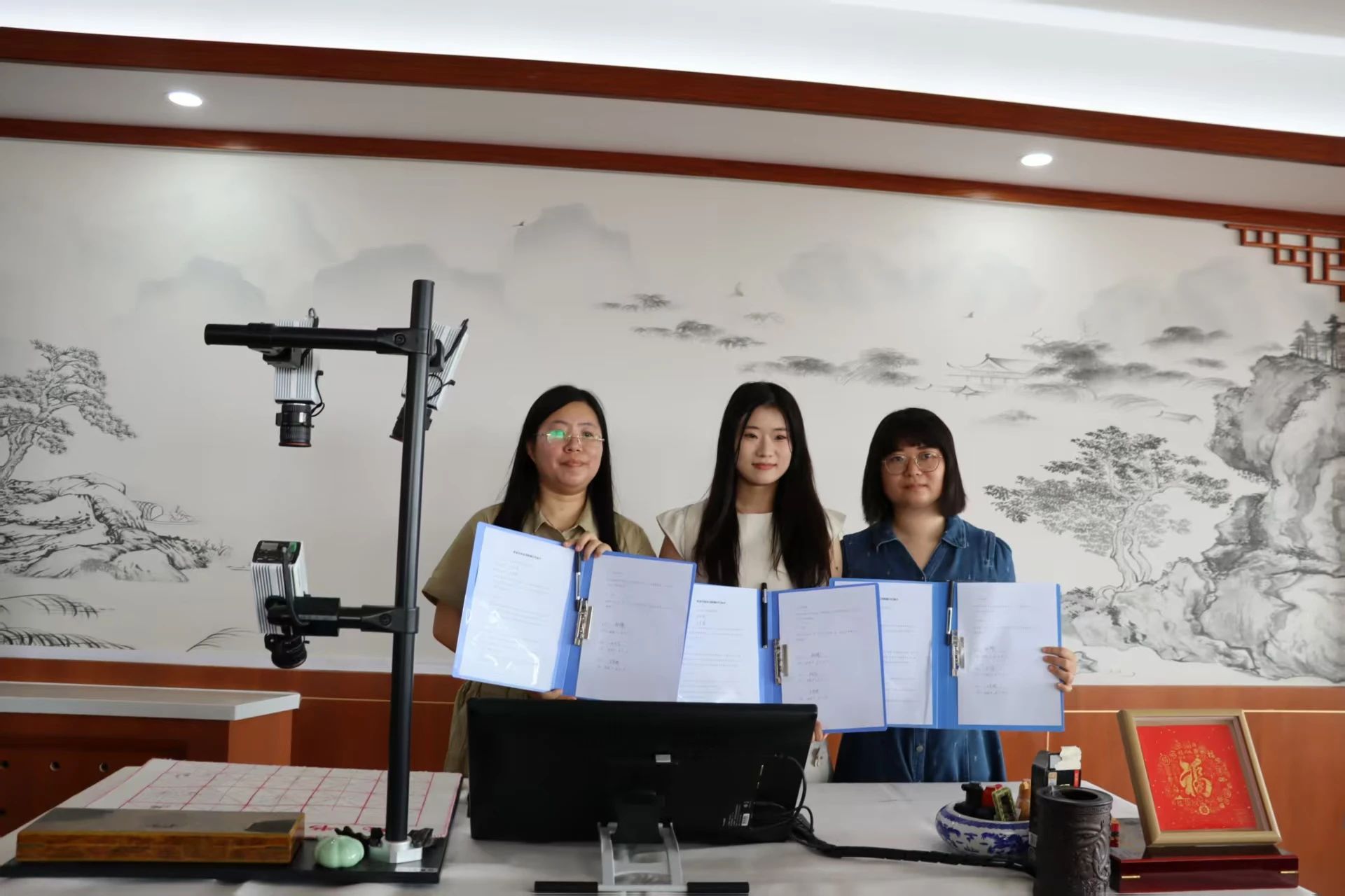 AC米兰中文官方网站‖教育学院‖遇见未来，共育花开—2025届教育学院家长接待日圆满完成