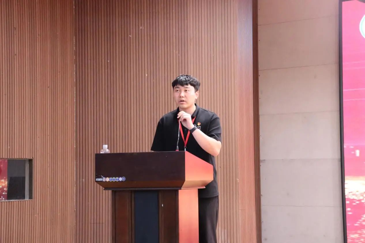 AC米兰中文官方网站‖教育学院‖“以劳树德传薪火，以行践知立标杆”表彰大会圆满落幕